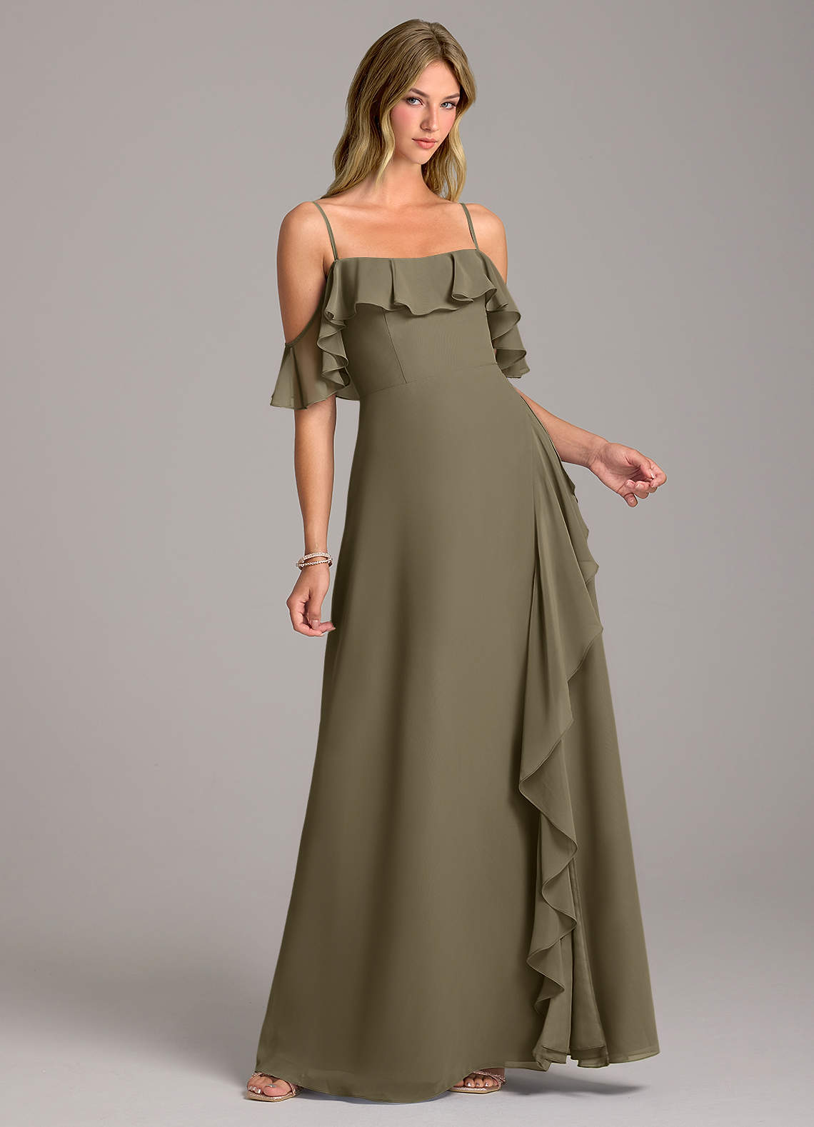 Azazie Aubrie Robes de demoiselle d'honneur Robe Trapèze en Mousseline de soie Épaule décolletée Vert Saule image1
