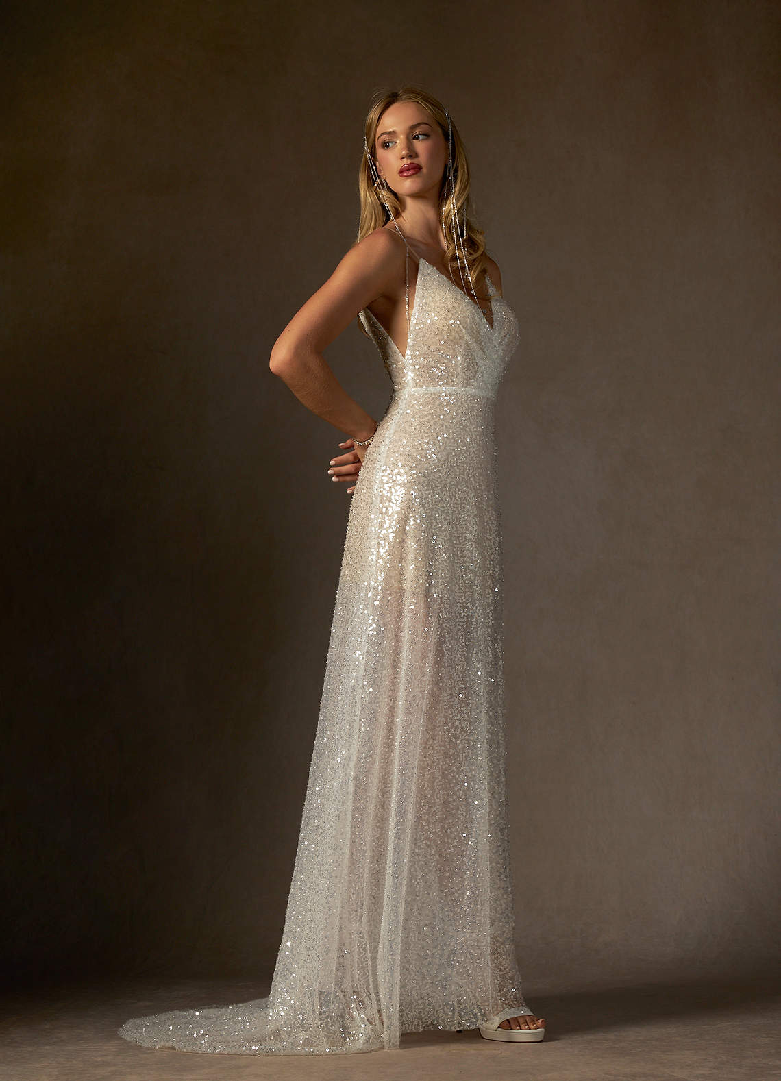 Azazie Idony Robes de mariée Robe Trapèze en Paillettes Col V à paillettes Diamant Blanc Champagne image7