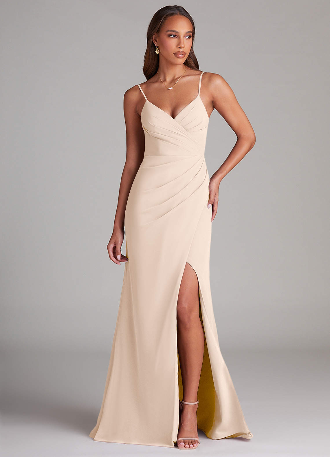 Azazie Maci Robes de demoiselle d'honneur Robe Fourreau en Mousseline de soie Plissée Albâtre Blanc image1