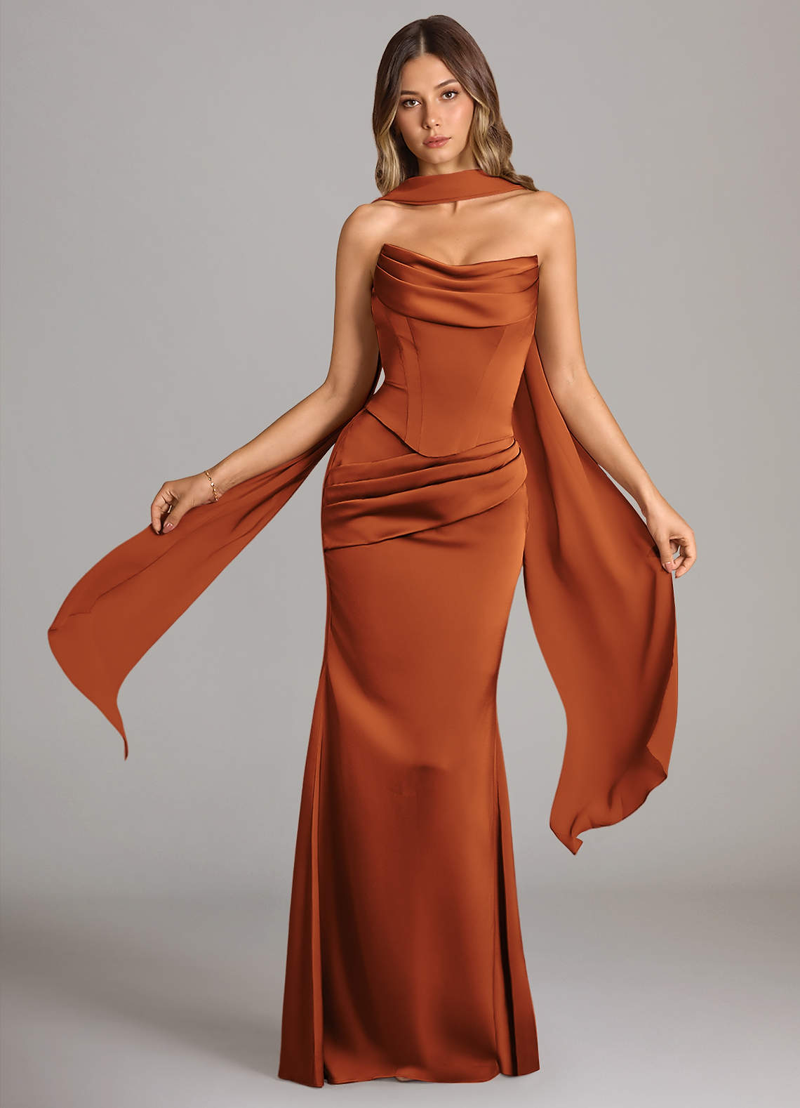 Azazie Sorrel Robes de demoiselle d'honneur Robe Sirène Convertible en Satin extensible Sans bretelle Cannelle image1