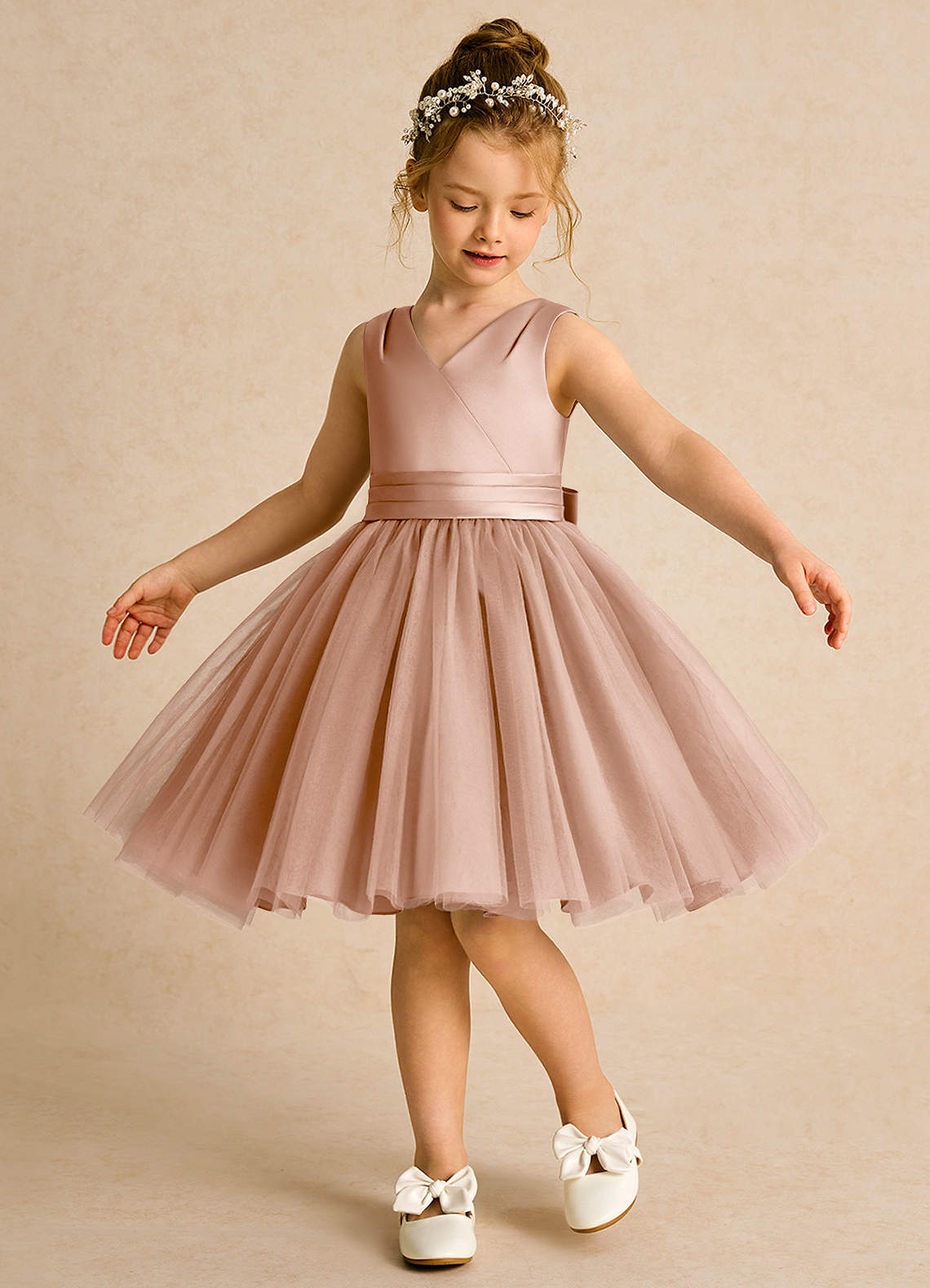 Azazie Tadpole Robe Demoiselle D'honneur Fillette Robe Trapèze en Mat Satiné Plissée Champagne Rosé image1