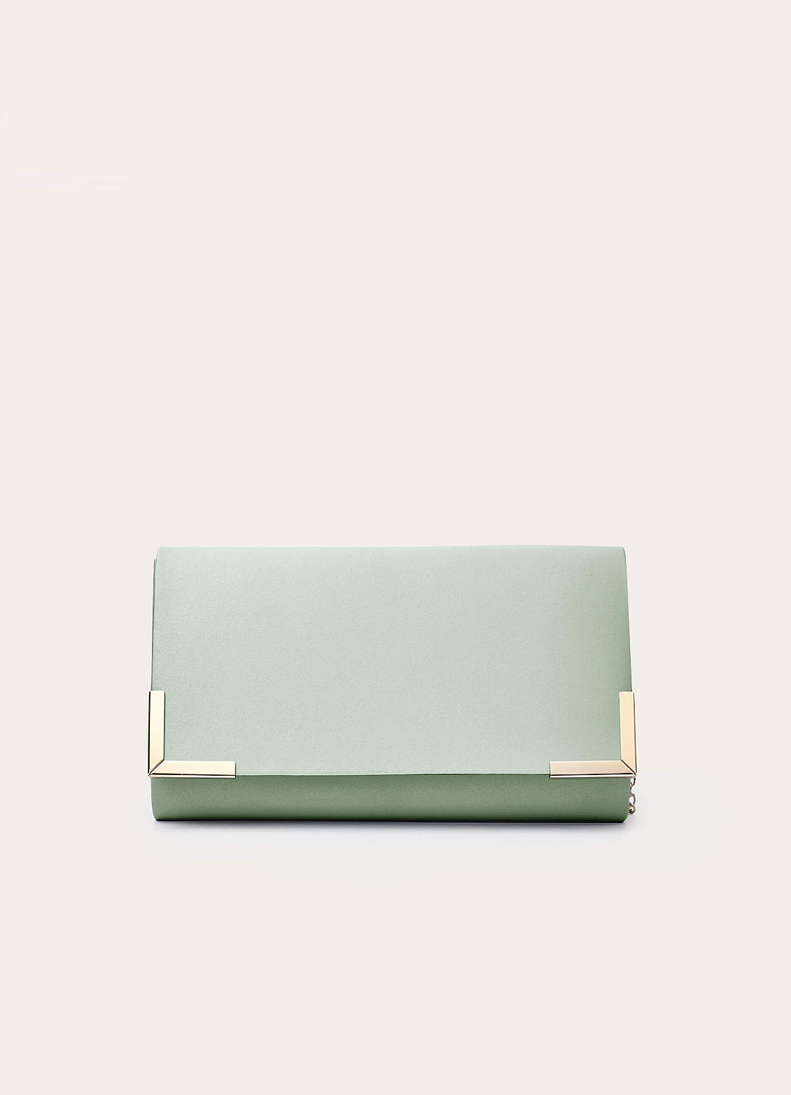 front Conjunto de sandálias de salto bloco de cetim fosco e bolsa clutch envelope combinando