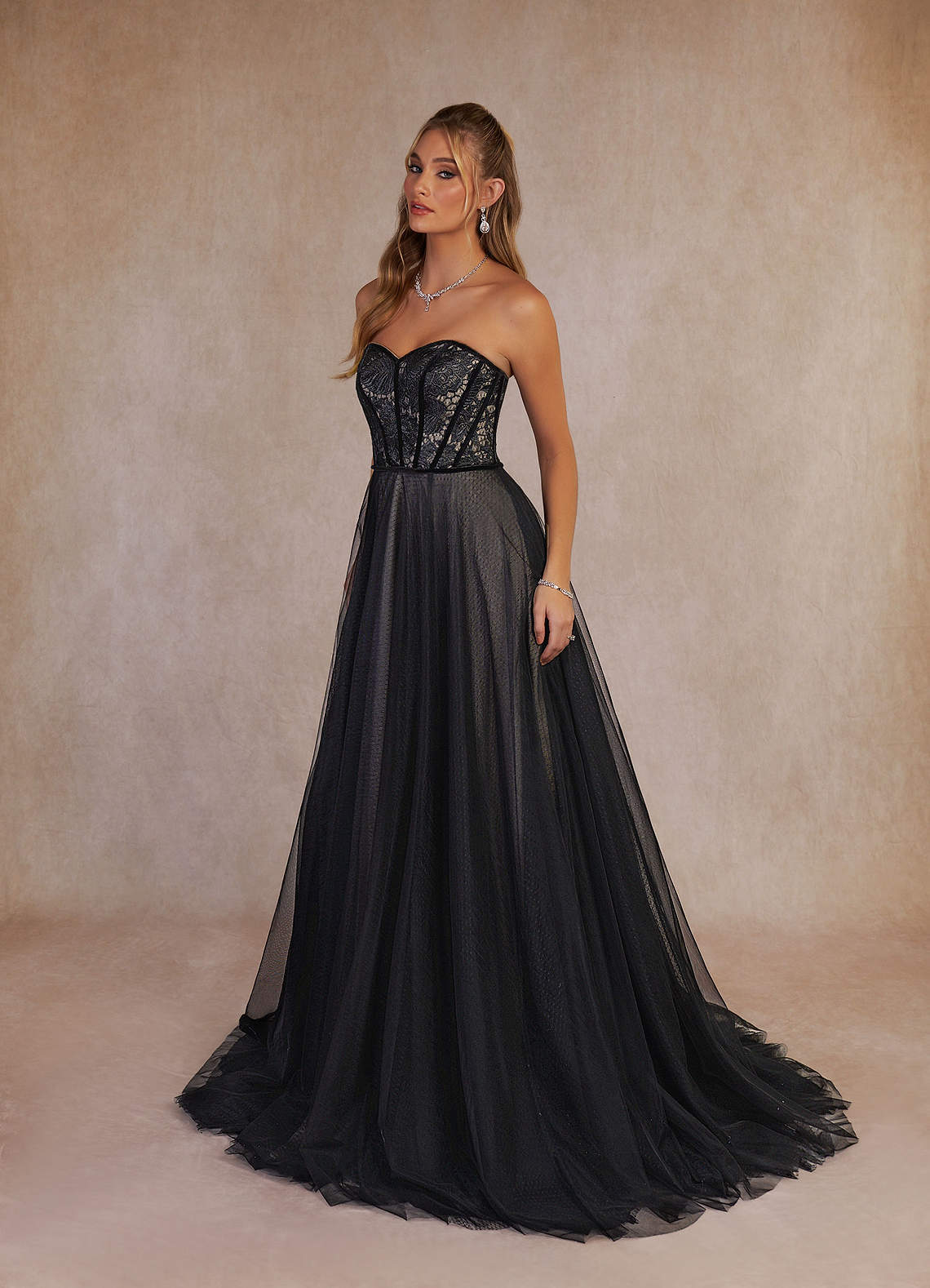 Azazie Persephone Abiti da Sposa Abito Principessa in Tulle Pizzo Nero Champagne image2