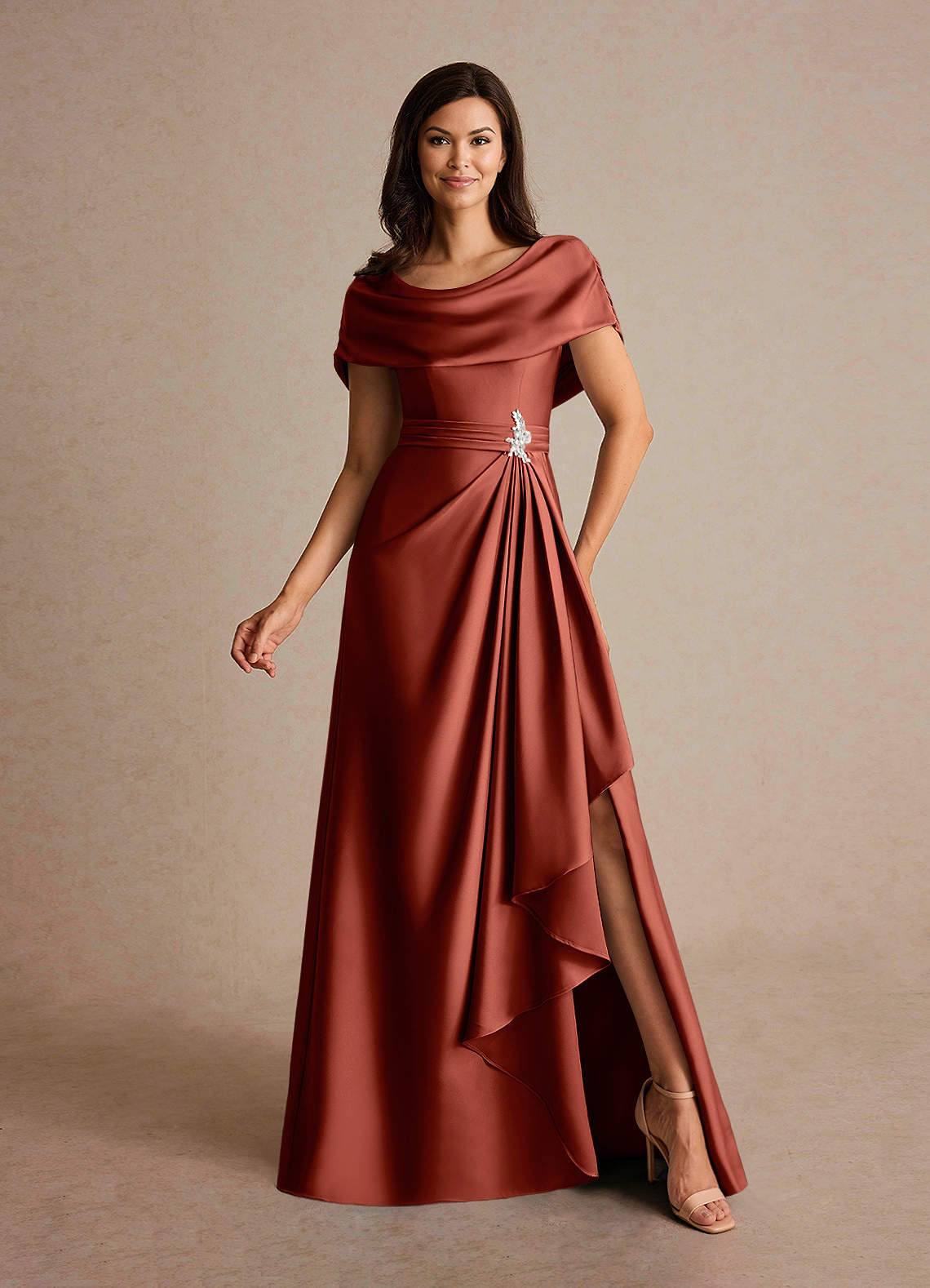 Azazie Branford Mère de la mariée Robes Robe Trapèze en Satin extensible Plissée Terracotta image1