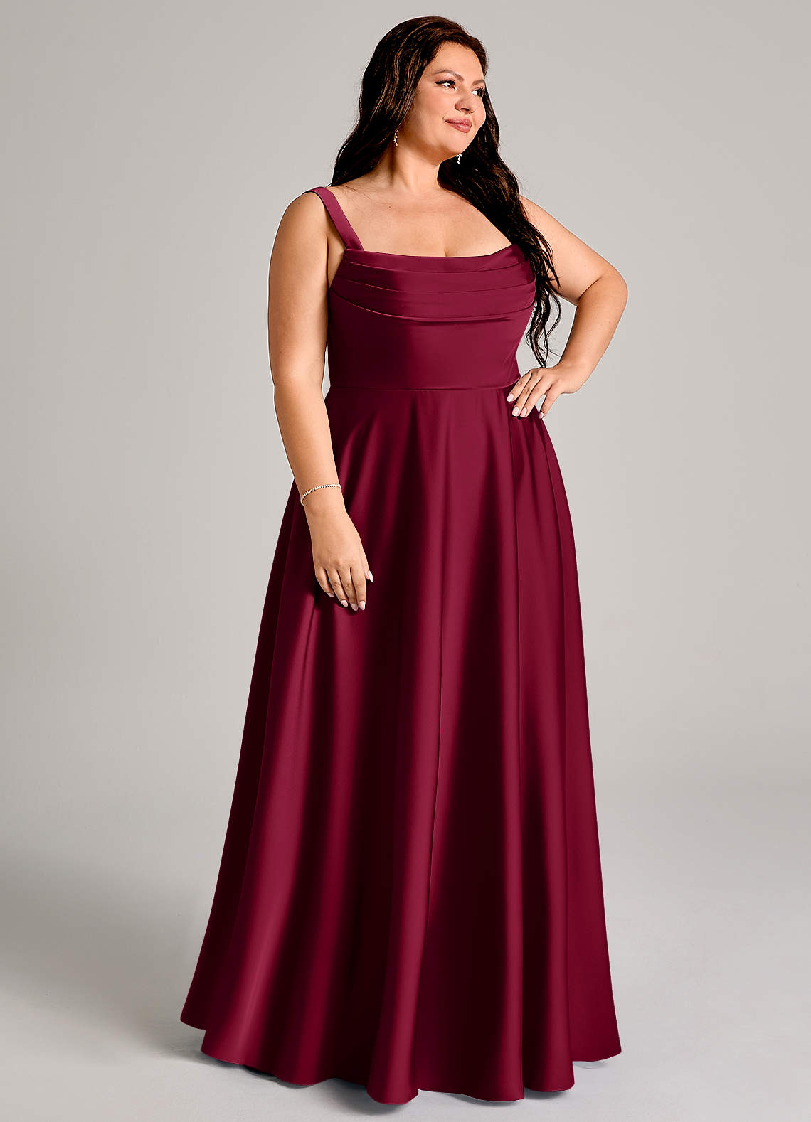 Azazie Shaude Robes de demoiselle d'honneur Robe Trapèze en Satin extensible Plissée Bourgogne image9
