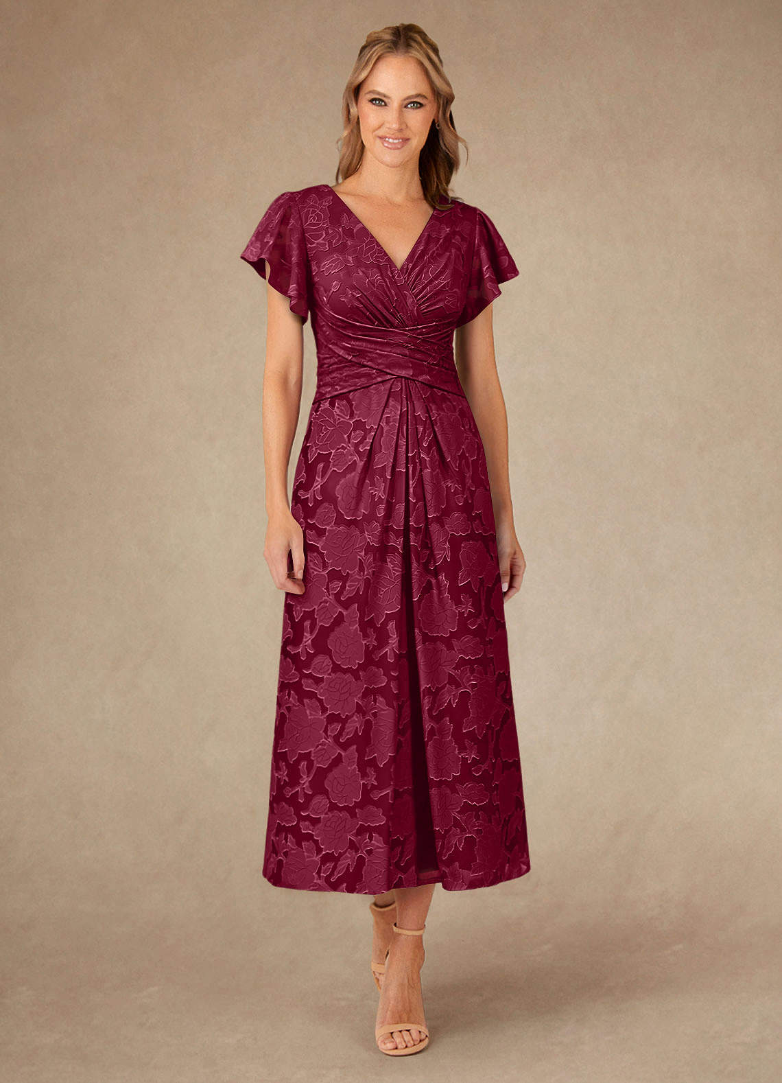 Azazie Vera vestidos de madre de la novia Vestido de Borgoña de Devorado Floral de Corte En A con Plisado image1