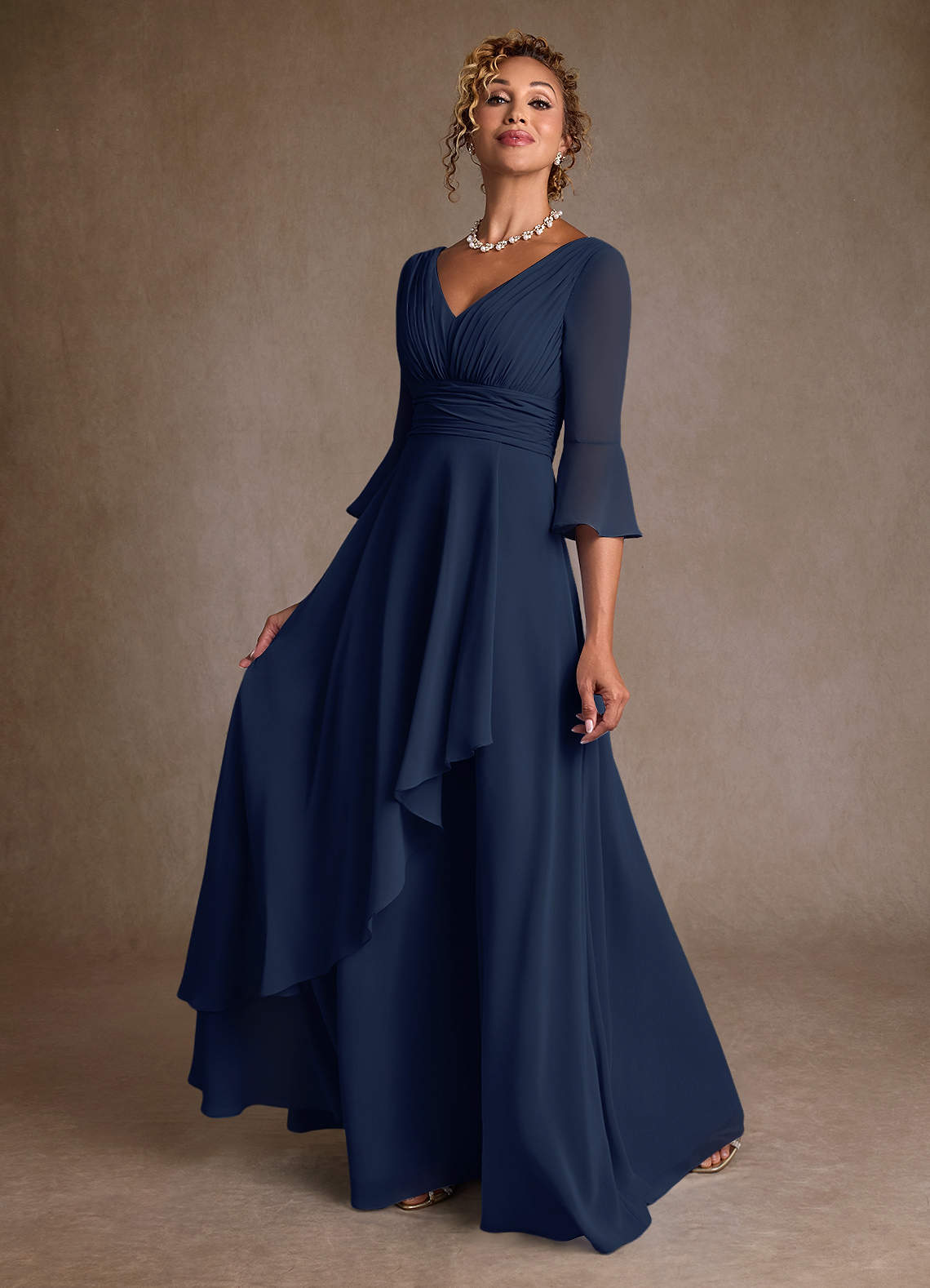 Azazie Eire Vestidos para mãe da noiva Vestido Azul Marinho de Chiffon de Linha A com Plissado image2