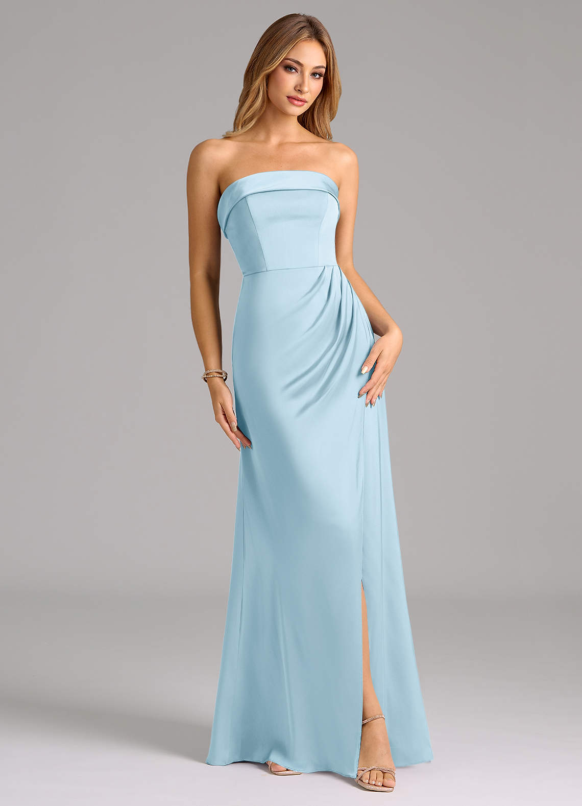 Azazie Aretha Vestidos de damas de honor Vestido de Azul Cielo de Satén Elástico de Corte en A Convertible con Sin tirantes image1