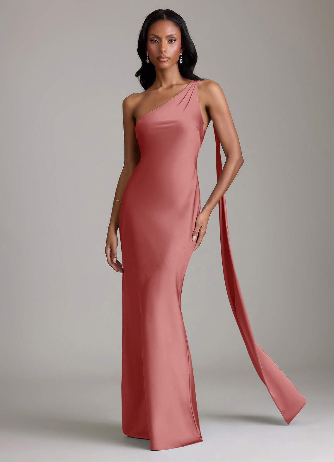Azazie Juniper Vestidos de madrinha de casamento Vestido Rosa Antiga de Cetim elástico de sereia com Um ombro image3
