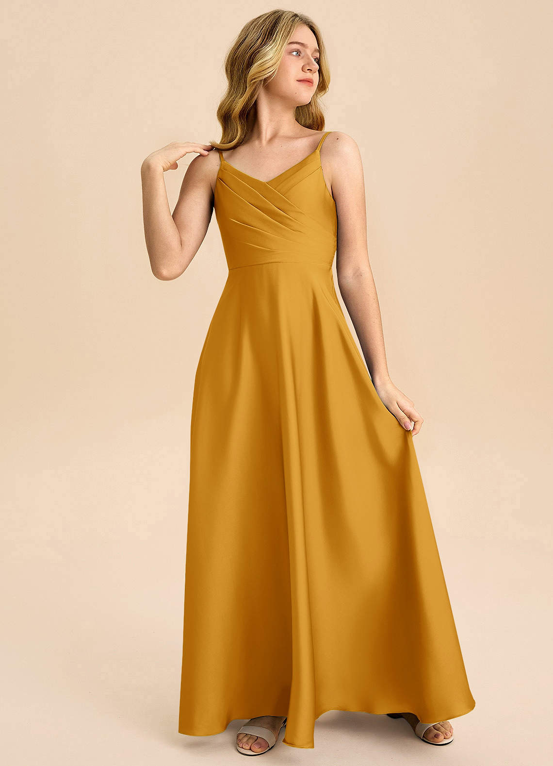 Azazie Bug Junior Robe Trapèze en Satin extensible Plissée Caramel écossais image3