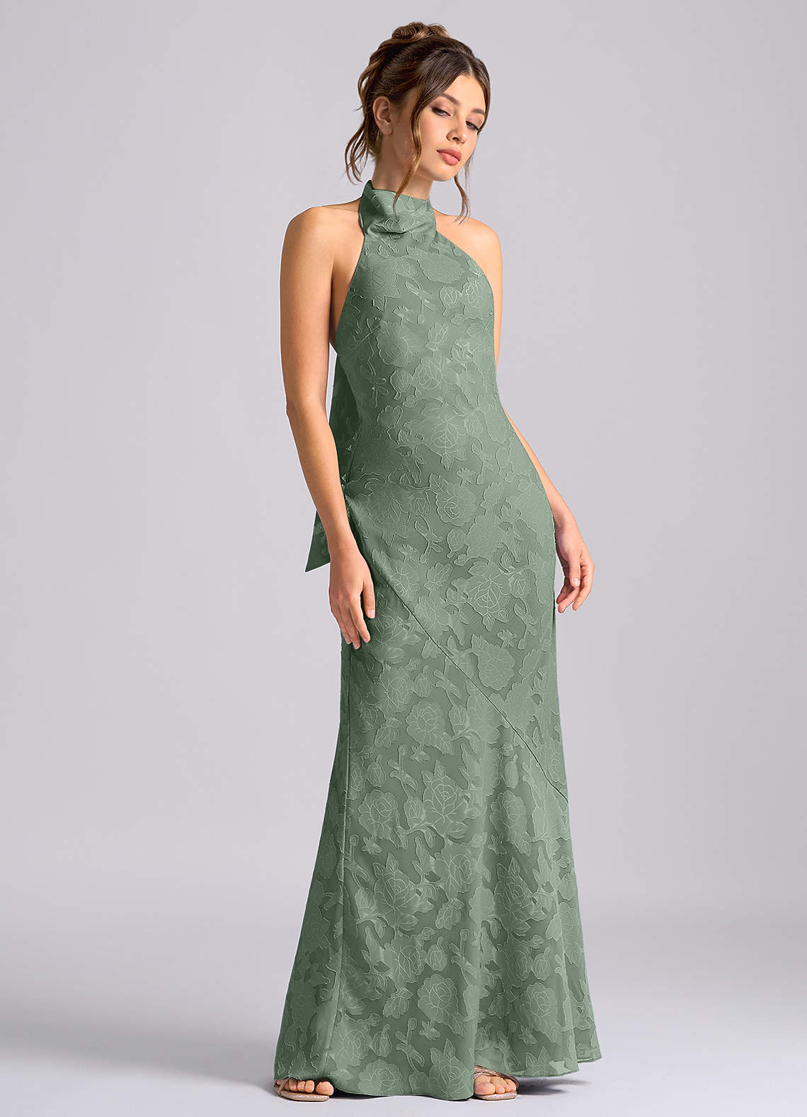 Azazie Velli Probar vestidos en casa Vestido de Negro de Devorado Floral de Corte Sirena con Cuello Alto image4