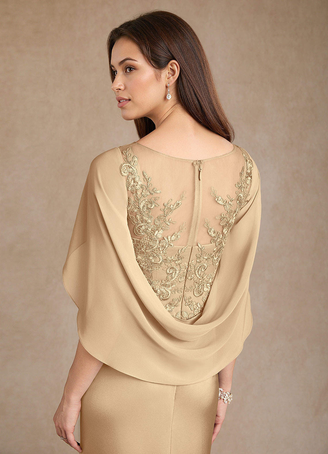 Azazie Hera Mère de la mariée Robes Robe Trapèze en Satin extensible Dentelle Champagne image5