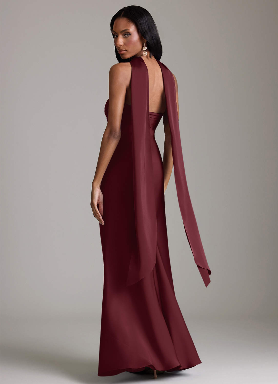 Azazie Saylor Vestidos de damas de honor Vestido de Cabernet de Satén Elástico de Corte Sirena con Sin tirantes image7