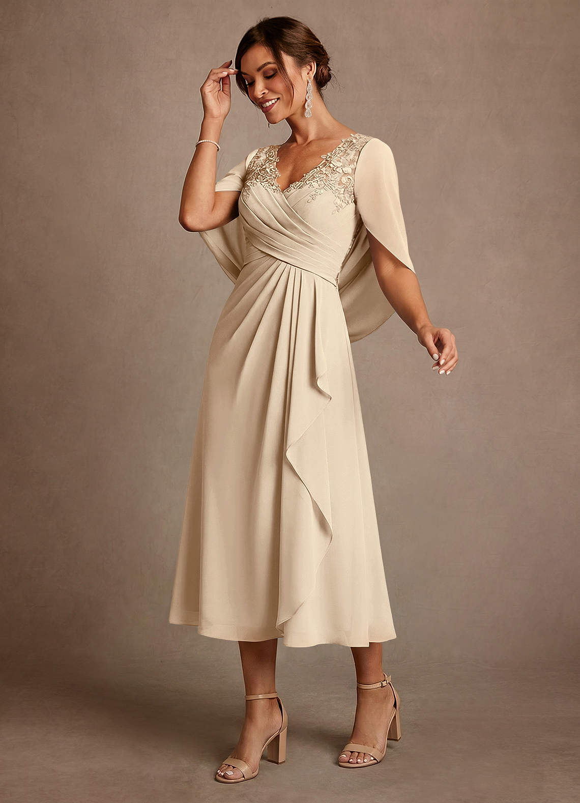 Azazie Forums Mère de la mariée Robes Robe Trapèze en Dentelle Champagne image2