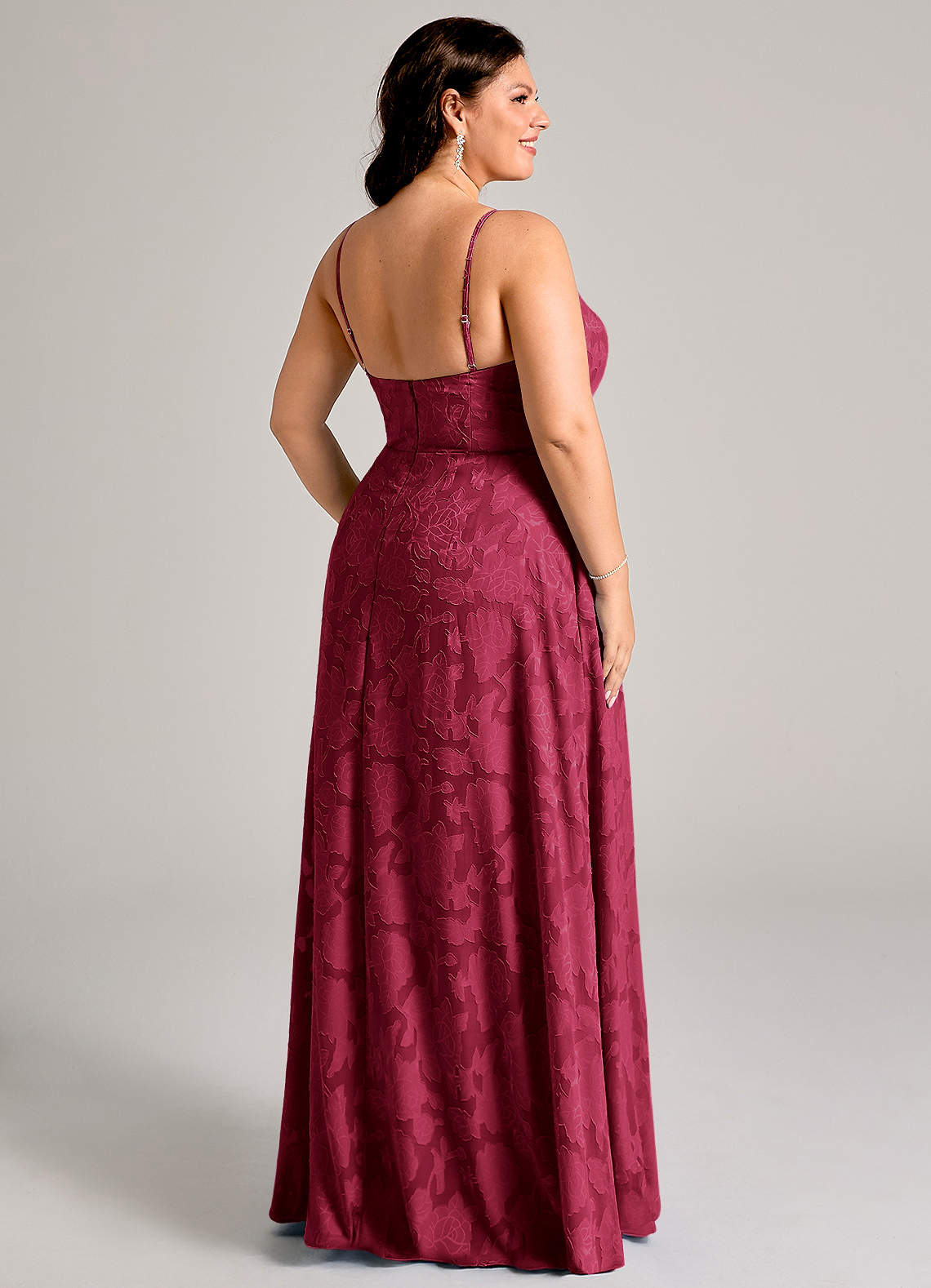 Azazie Moira Vestidos de madrinha de casamento Vestido Borgonha de Esgotamento Floral de Linha A com Racha Lateral image7