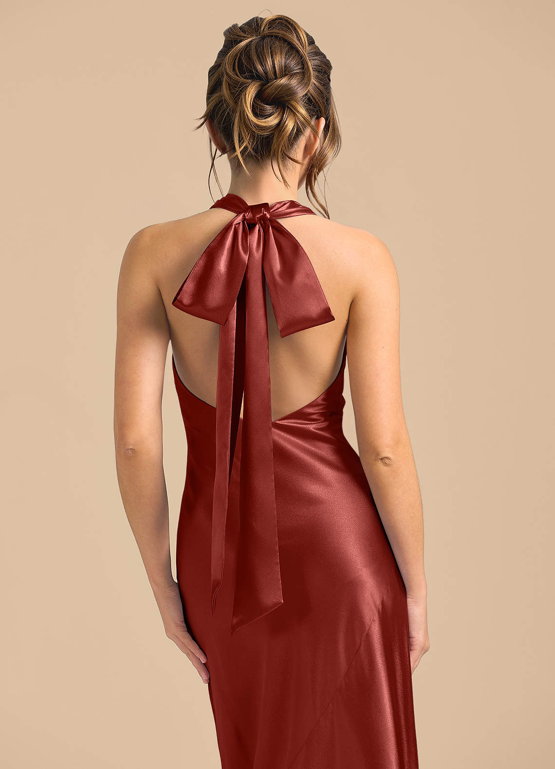 Azazie Velli Essayer des robes à la maison Robe Fourreau en Satiné métallisé Col Haut Bleu Ciel image5