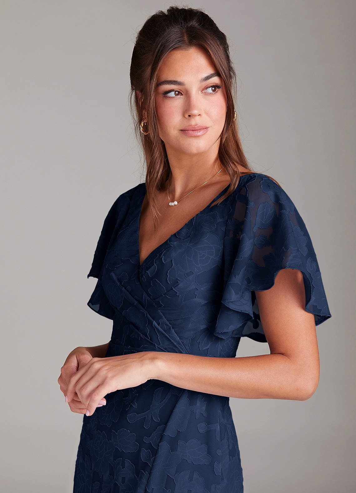 Azazie Ambrosia Robes de demoiselle d'honneur Robe Trapèze en Blumen-Burnout Plissée Bleu Marine Foncé image5