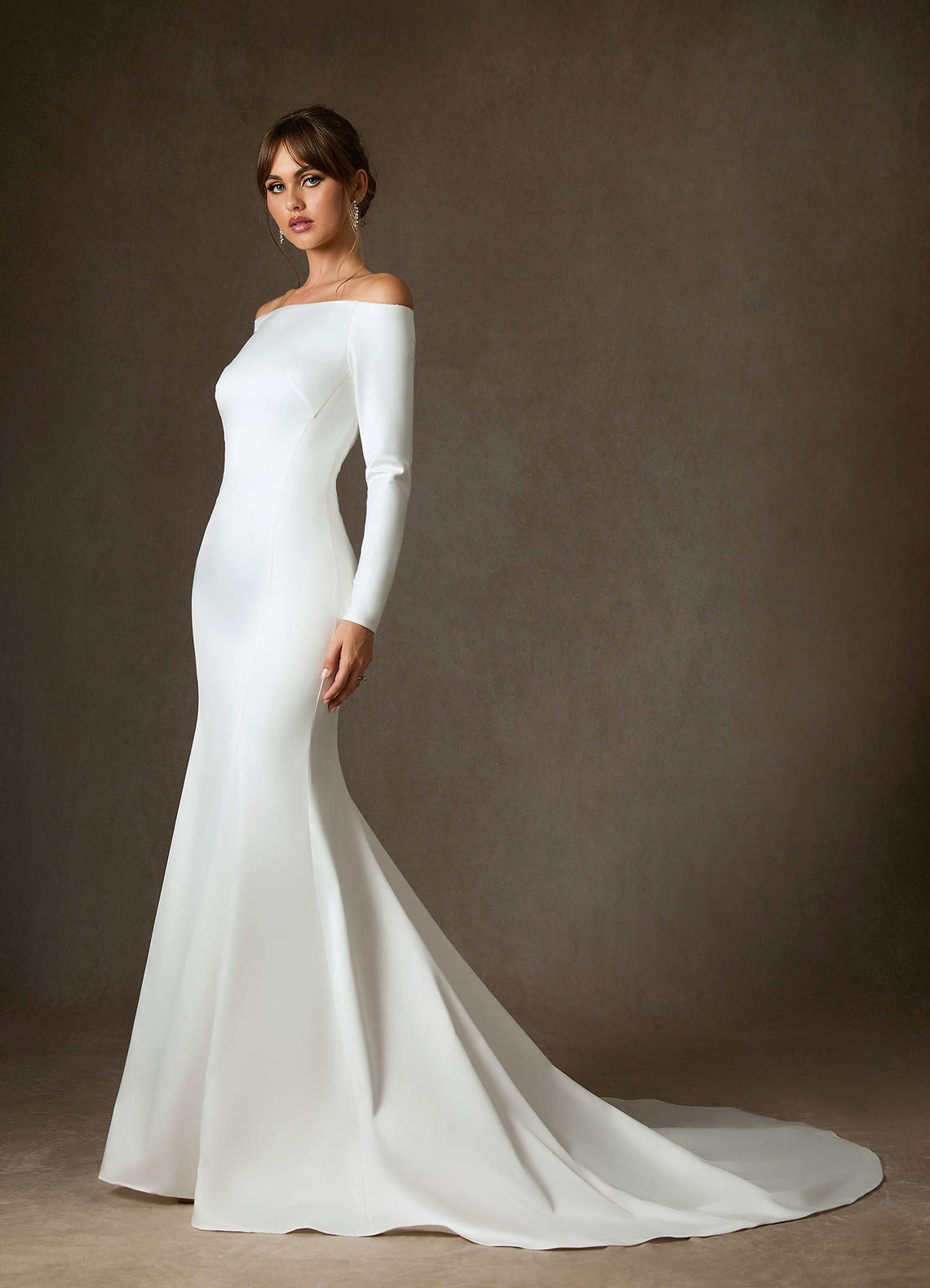 Azazie Marlin Robes de mariée Robe Sirène en Satin Épaule décolletée Blanc De Diamant image5