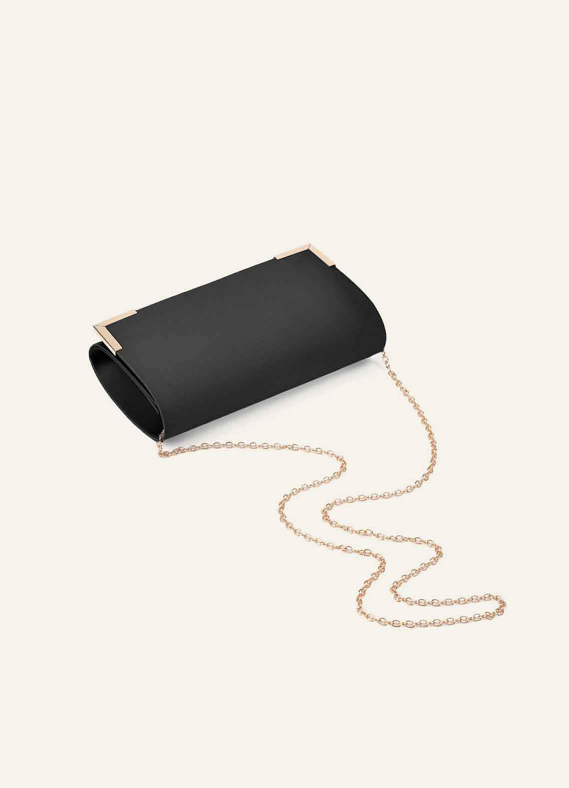 front Conjunto de sandálias de salto bloco de cetim fosco e bolsa clutch envelope combinando