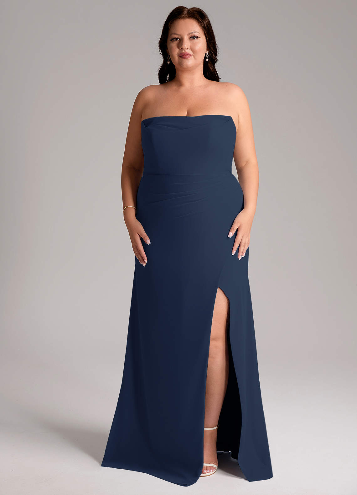Azazie Leonis Vestidos de damas de honor Vestido de Azul Marino Oscuro de Gasa de Corte Recto Convertible con Sin tirantes image10