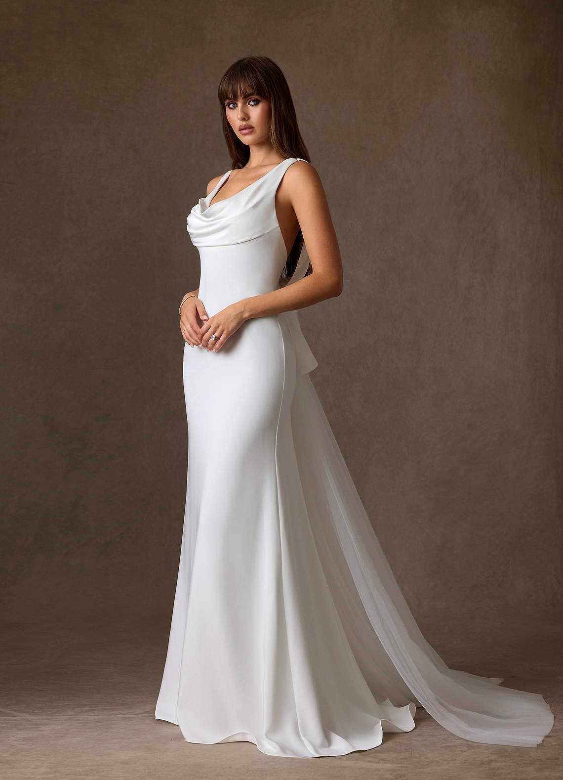 Azazie Laniece Vestidos de novia Vestido de Diamante Blanco de Satén con cara trasera de crepé de Corte Recto image1