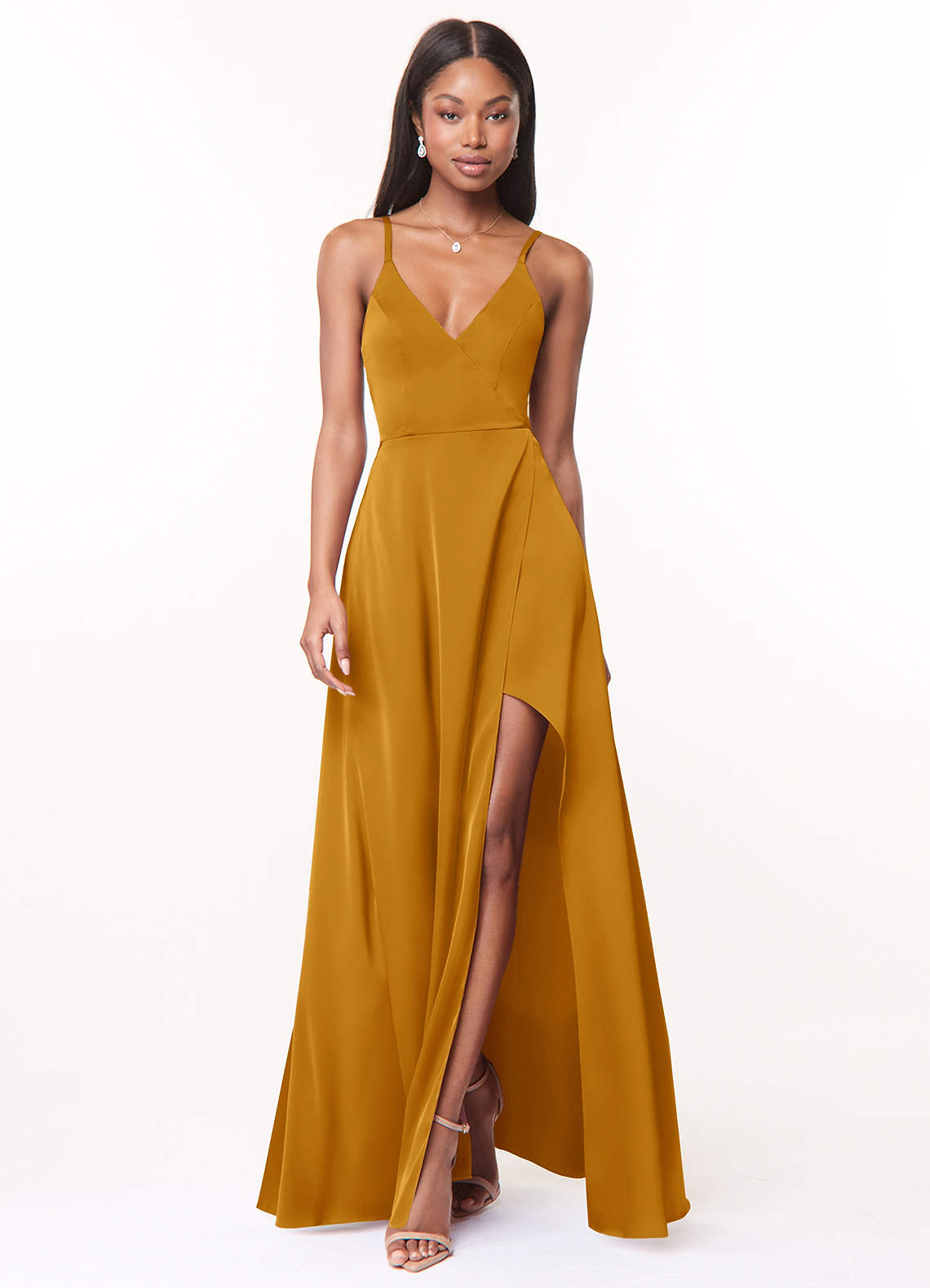 Azazie Maksim Robes de demoiselle d'honneur Robe Trapèze en Satin extensible Col en V Caramel écossais image1