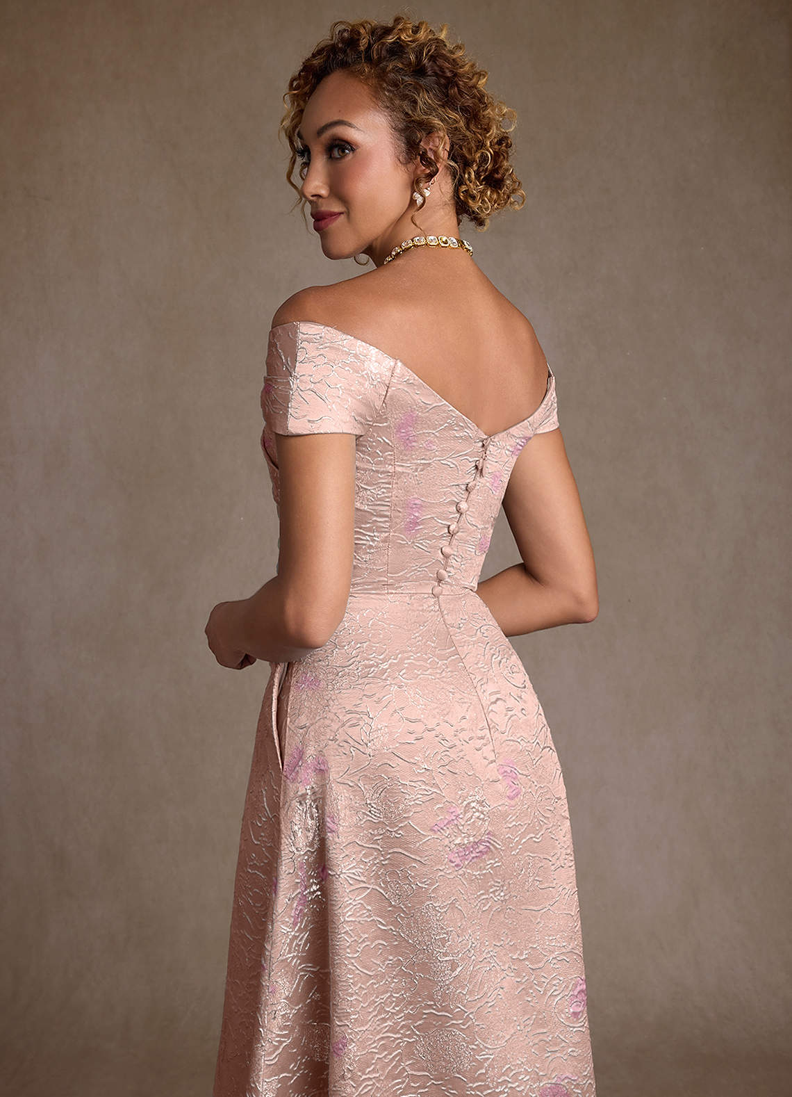 Azazie Lacey Klänningar till brudens mor Klä A-Line i Blommig Jacquard Av axeln Korall Jacquard image5