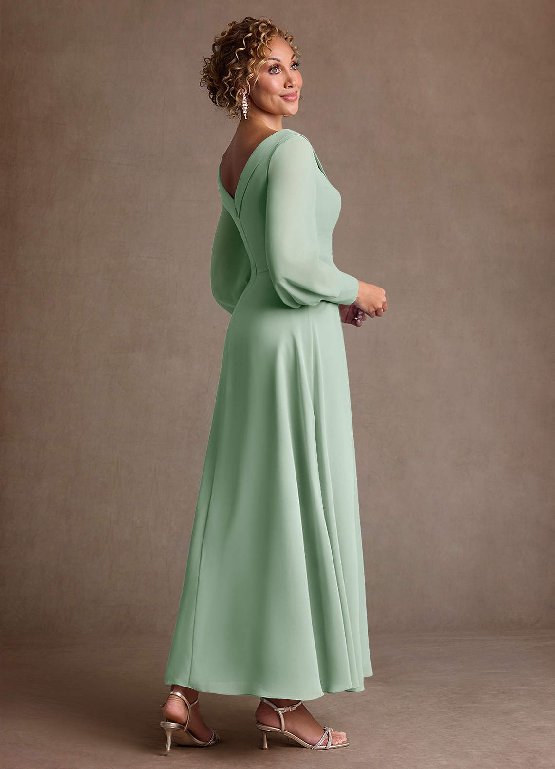 Azazie Paterson Mère de la mariée Robes Robe Trapèze en Mousseline de soie Plissée Agave image3