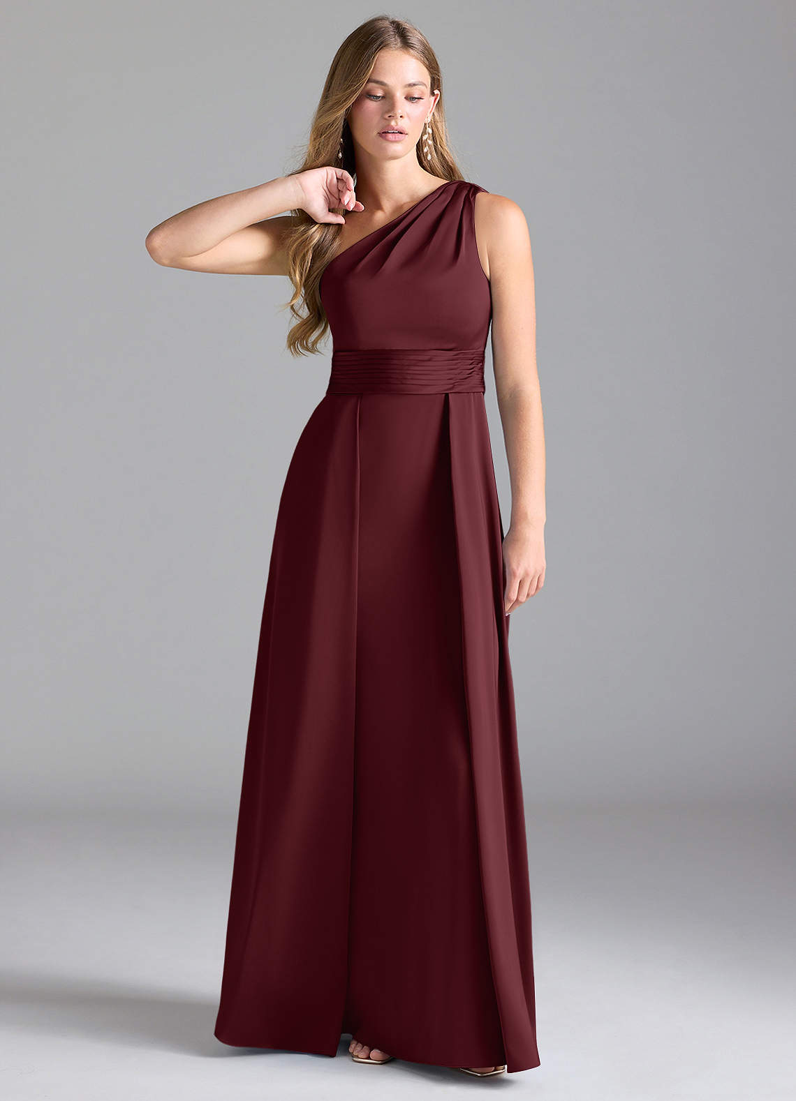 Azazie Dallas Vestidos de damas de honor Vestido de Cabernet de Satén Elástico de Corte en A con Hombro unilateral image1