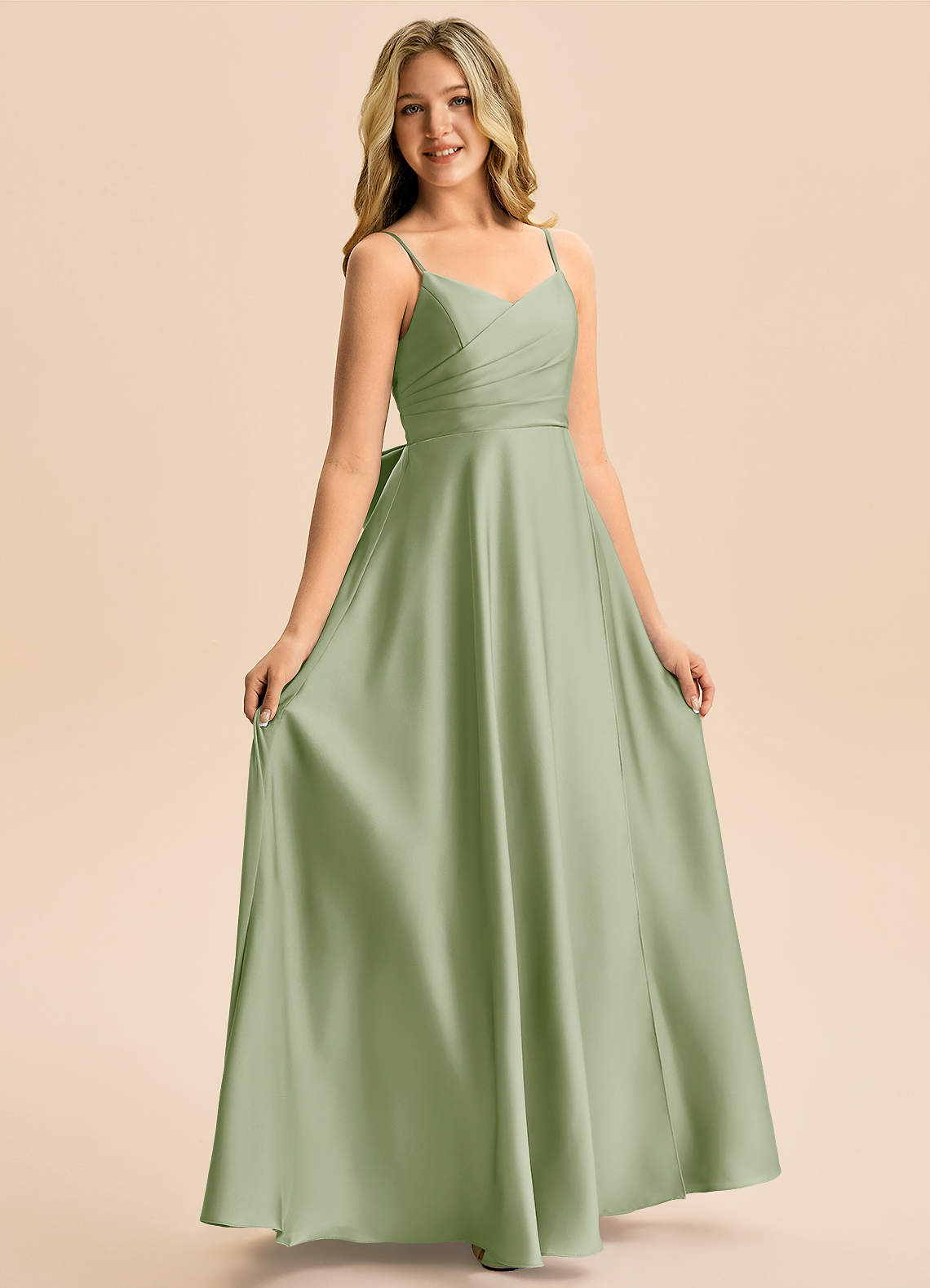 Azazie Rumi Junior A-Line Plisseret Stræk satin Gulv-længde Junior brudepige Kjole image4