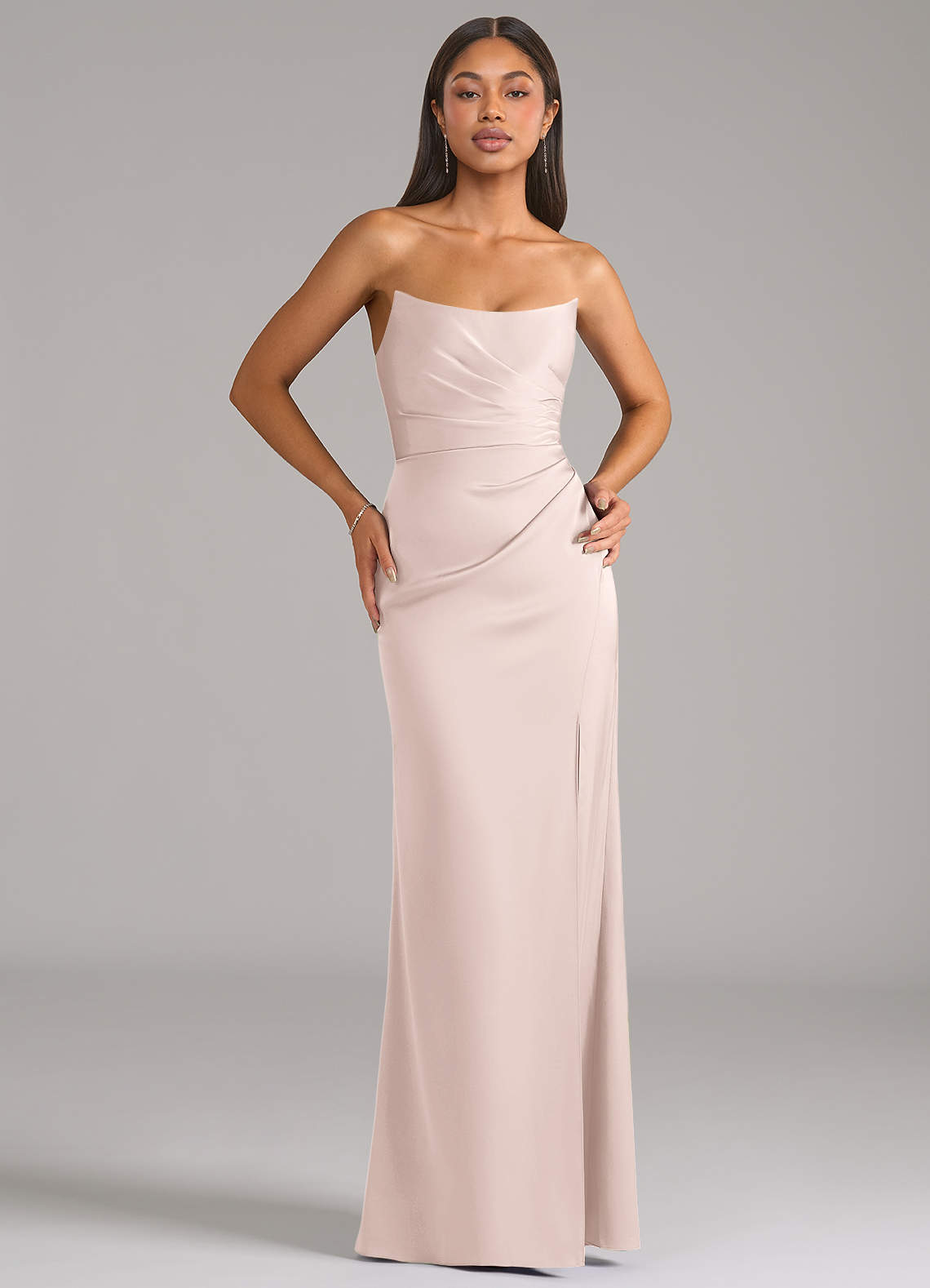 Azazie Marla Vestidos de damas de honor Vestido de Rosa Rubor de Satén Elástico de Corte Recto Convertible con Sin tirantes image1