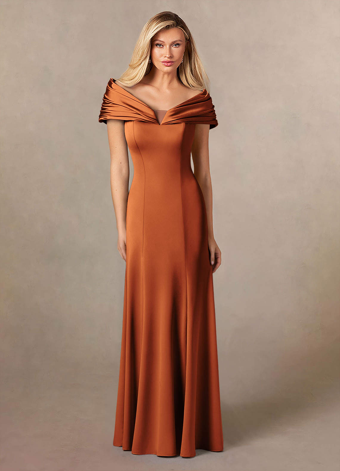 Azazie Auberdeen vestidos de madre de la novia Vestido de Canela de Satén Elástico de Sirena con Plisado image1