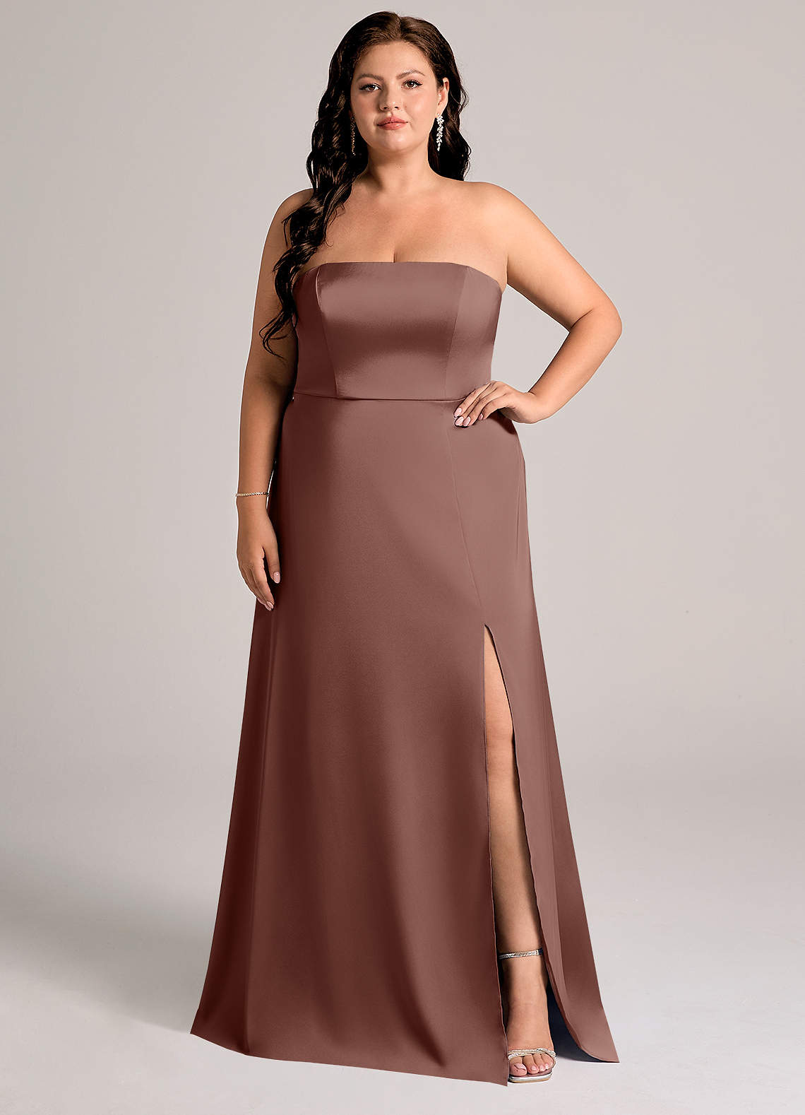 Azazie Wren Jurken voor bruidsmeisjes Converteerbaar Jurk van Stretch Satijn met A-Lijn Strapless Espresso image1