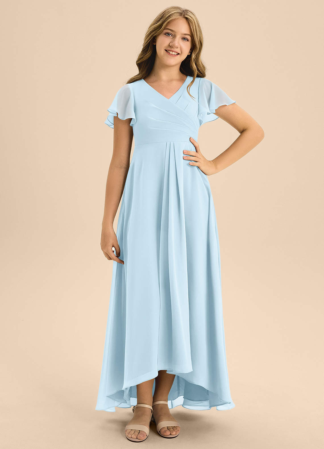 Azazie Induh Junior Vestido de Azul Cielo de Gasa de Corte en A con Plisado image1