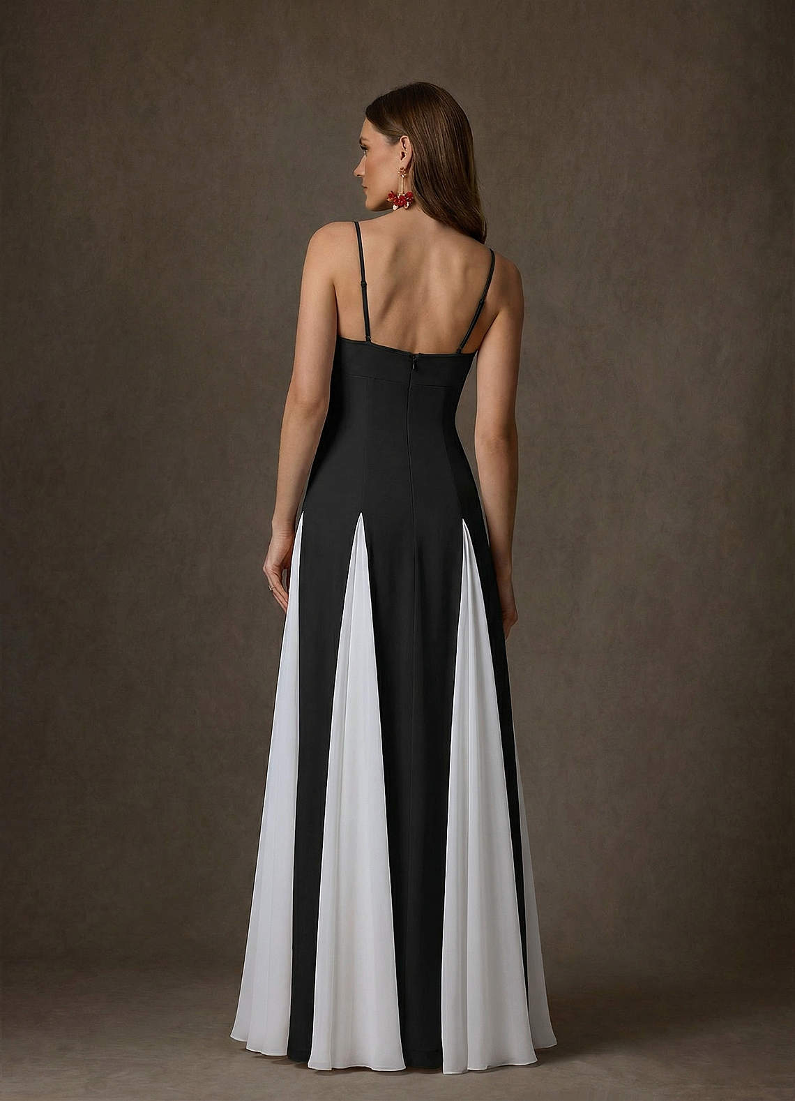 Azazie Anika Vestidos de noiva Vestido Preto Branco Diamante de Crepe Esticado de Linha A com Decote Coração image1