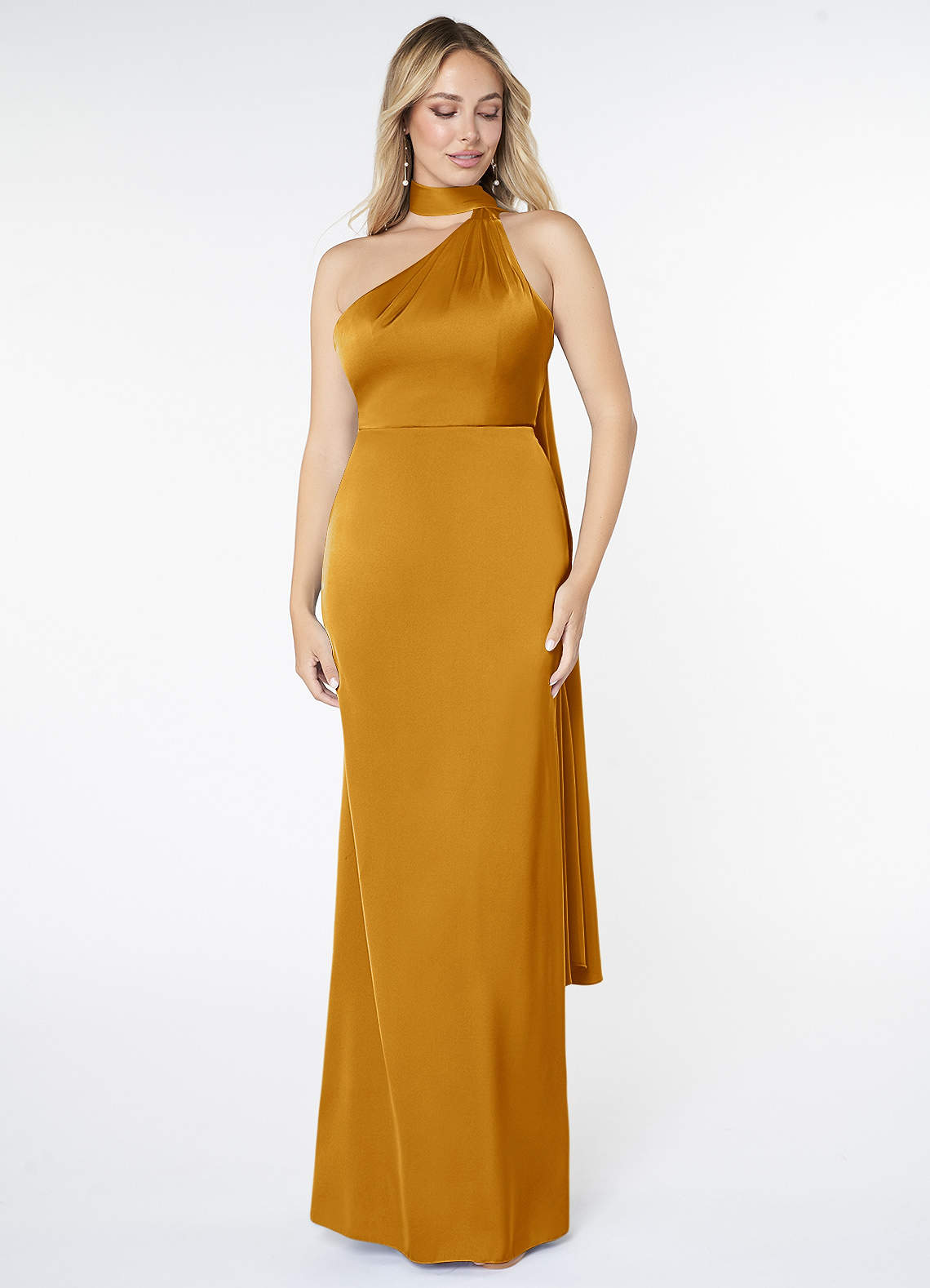 Azazie Kaylani Robes de demoiselle d'honneur Robe Sirène en Satin extensible Col Haut Caramel écossais image1