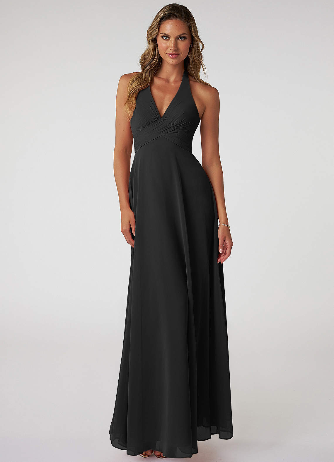 Azazie Tessie Robes de demoiselle d'honneur Robe Trapèze en Mousseline de soie Col V plissé Noir image1