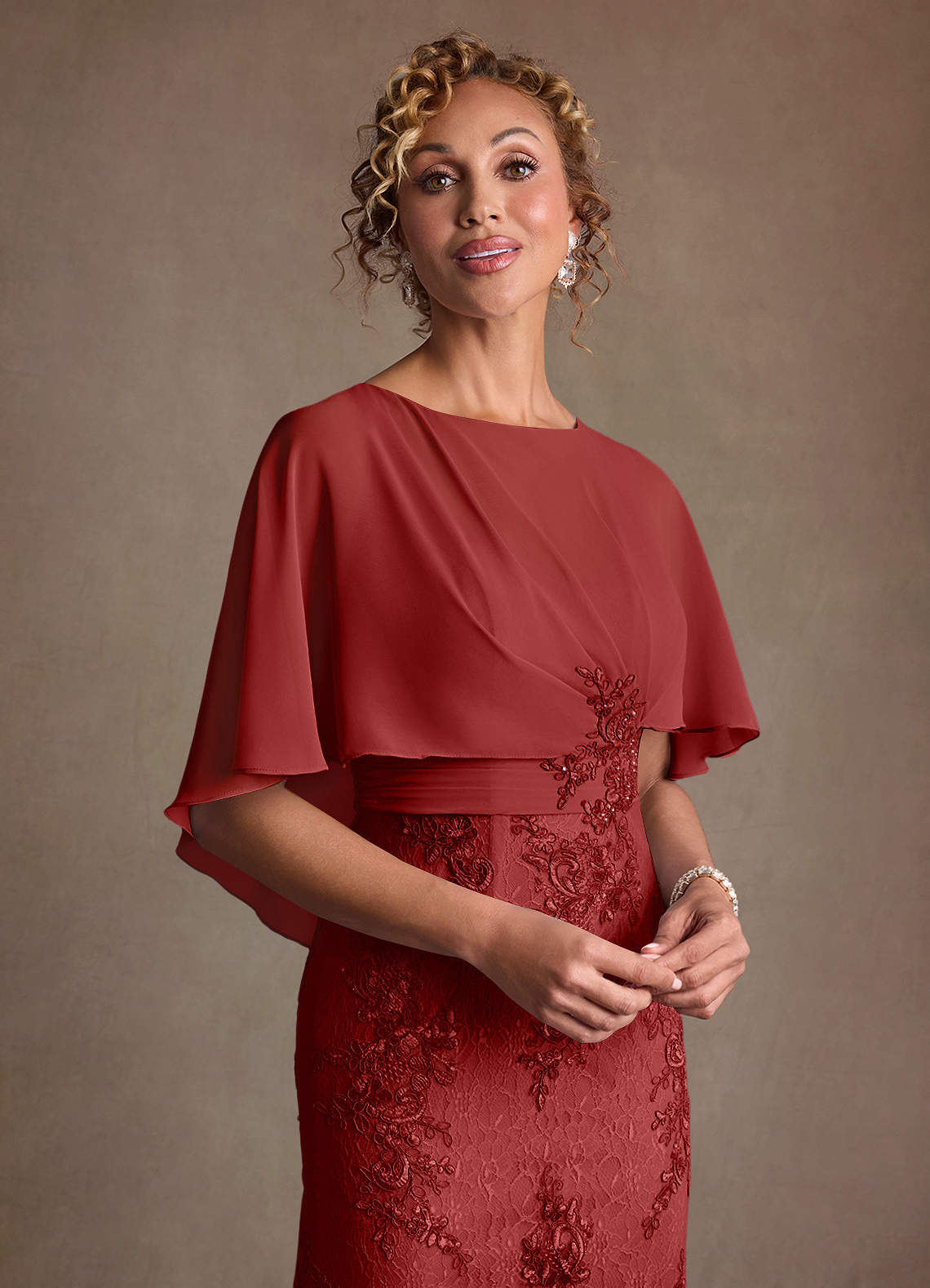 Azazie Amrita vestidos de madre de la novia Vestido de Óxido de Gasa de Corte Sirena con Encaje image4