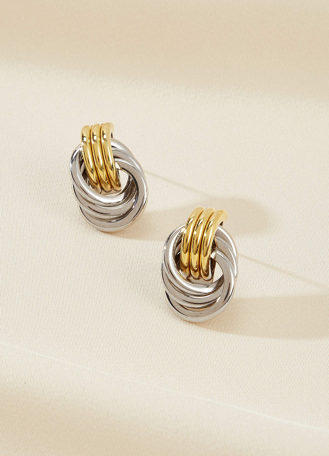 front Mixed Metal Interlocking Hoops