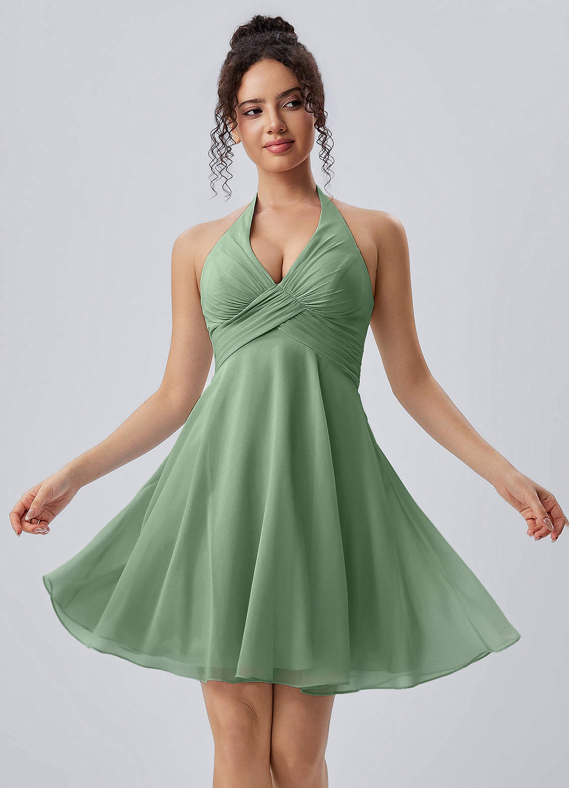 green halter mini dress Evolet Embellished 47 cm / 18.50 in Yasmin is 174cm and wearing a size AU 6 / US 2Yasmin is 170cm and wears a size AU 6 / US 2 Halter Mini Dress in Alpine