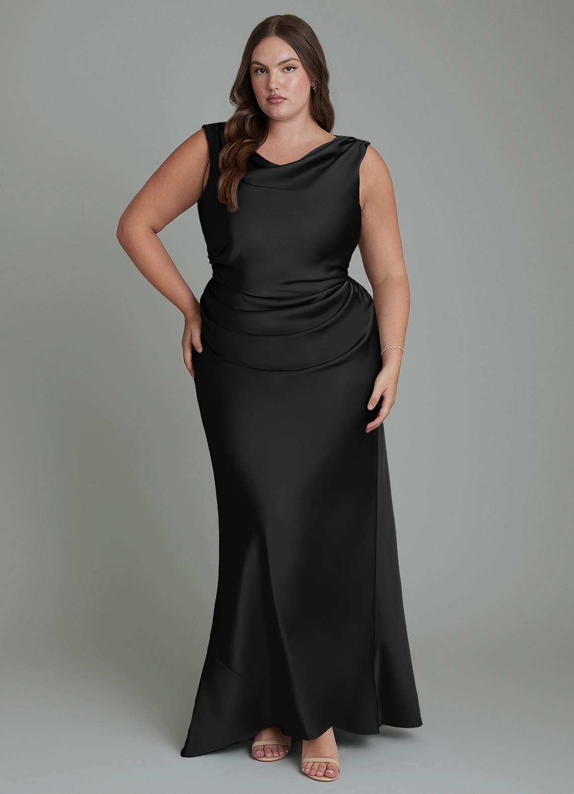Azazie Kieryn Vestidos de damas de honor Vestido Negro de Satén Elástico de Corte Sirena con Plisado image1