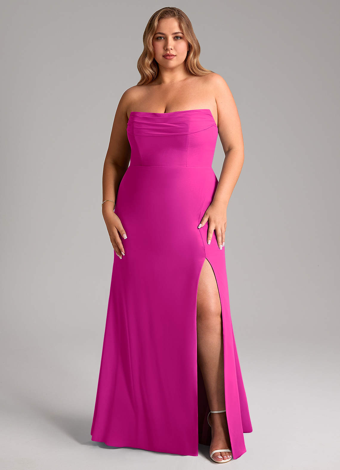 Azazie Saige Vestidos de damas de honor Vestido de Fucsia de Gasa de Corte en A Convertible con Vestidos sin tirantes image15
