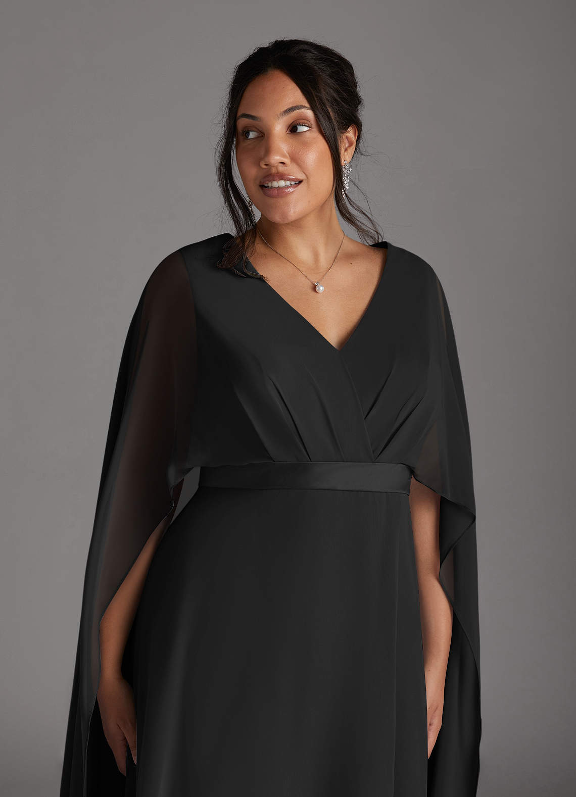 Azazie Isa Kleider für die Brautmutter A-Linie V-Hals Gefaltet Chiffon Kleid Schwarz image10