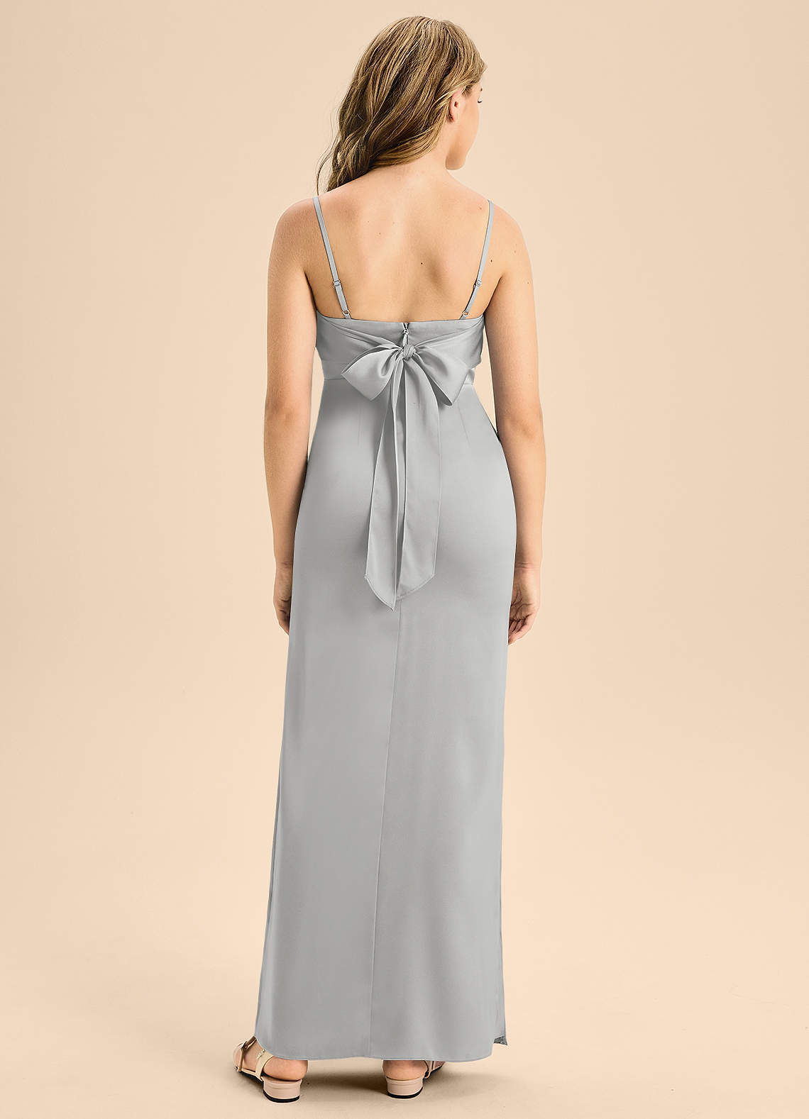 Azazie Mai Junior Vestido Prata de Cetim elástico de Linha A com Decote em coração image1