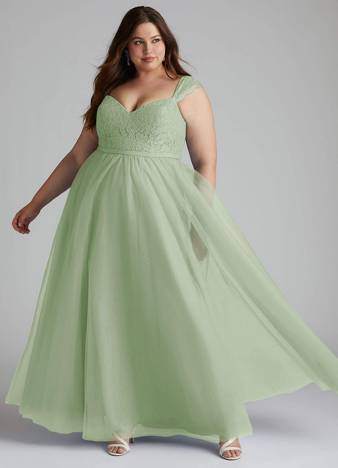 Azazie Luxi Essayer des robes à la maison Robe Trapèze en Tulle Plissée Cabernet image7