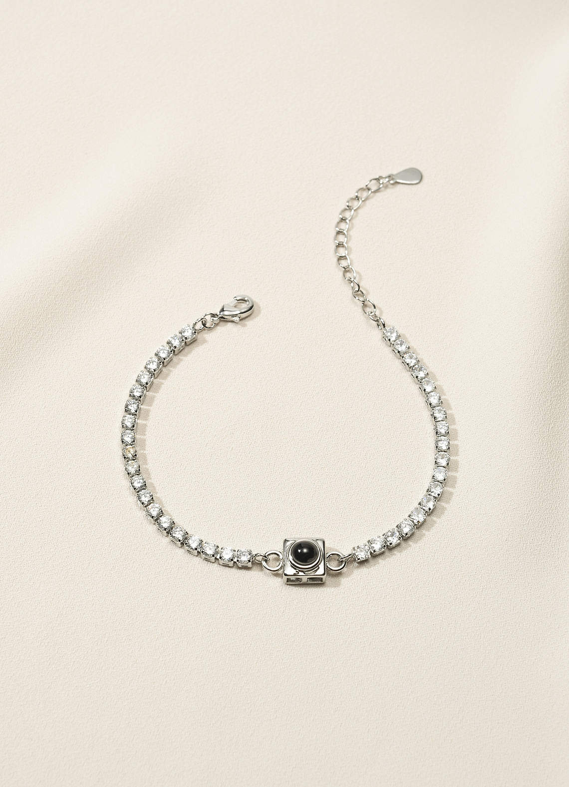 front Bracelet de tennis personnalisé avec projection photo