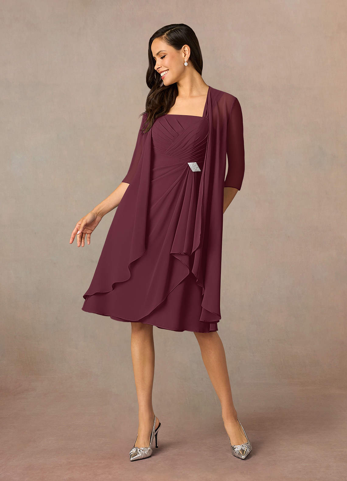 Azazie Olivia vestidos de madre de la novia Vestido de Cabernet de Gasa de Corte En A con Escote cuadrado plisado image1