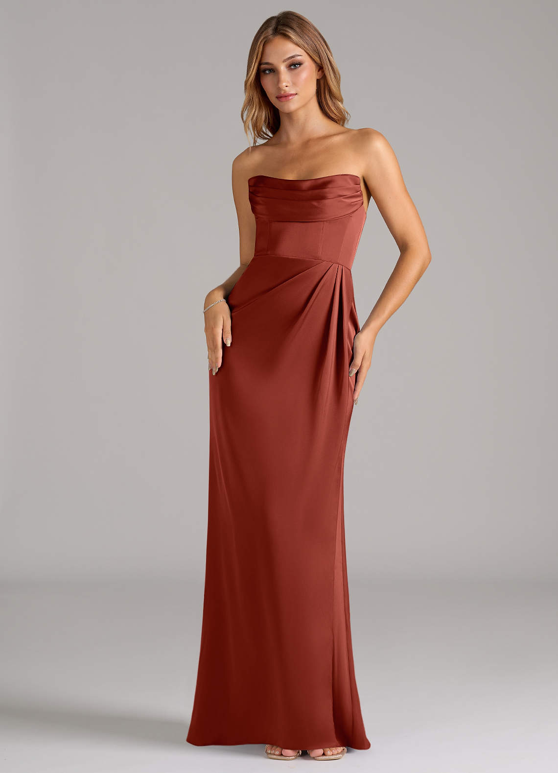 Vestido de dama de honor Azazie Johana en color Terracota Azazie