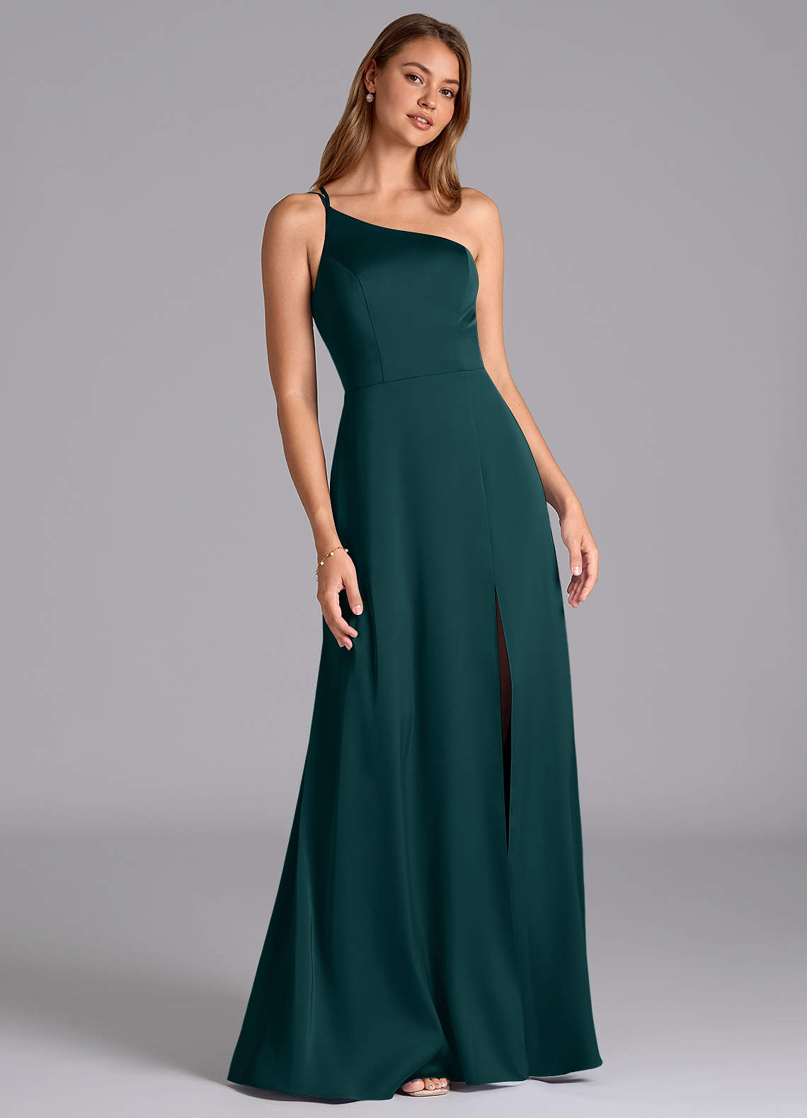 Azazie Trina Vestidos de damas de honor Vestido de Pino de Satén Elástico de Corte en A con Hombro unilateral image1