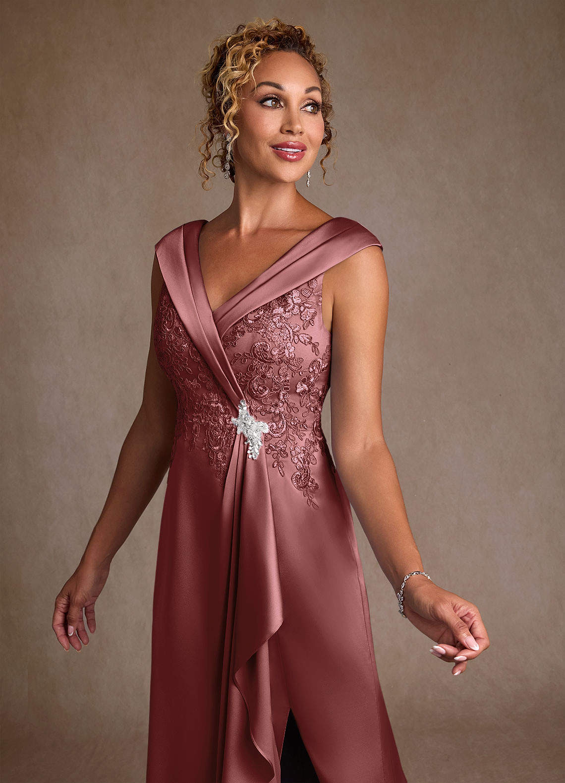 Azazie Santa Monica Mère de la mariée Robes Robe Trapèze en Dentelle Améthyste image4